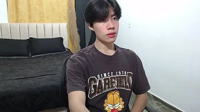 Elio-cam online show from 12/25/24, 08:18