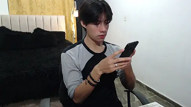 Elio-cam online show from 03/18/25, 02:58