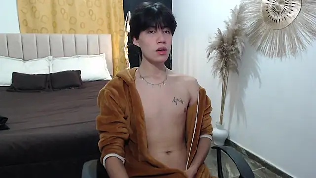 Elio-cam online show from 11/13/25, 05:39