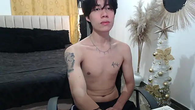 Elio-cam online show from 12/17/25, 02:50