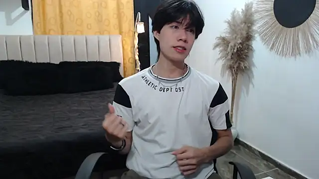 Elio-cam online show from 03/18/26, 02:15