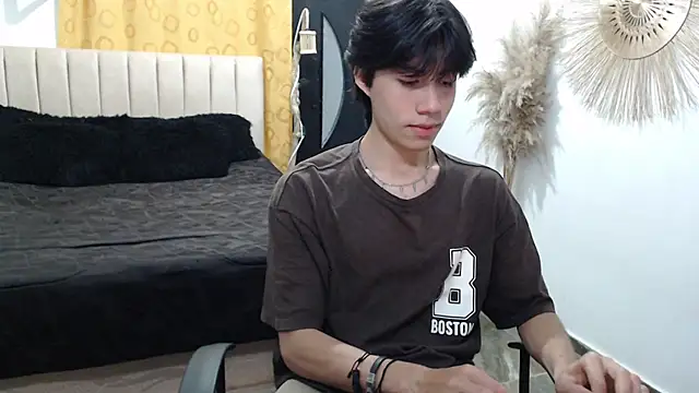 Snapshot of Elio-cam chatting on 05/27/26, 02:30 Elio-cam online show from 05/27/26, 02:30