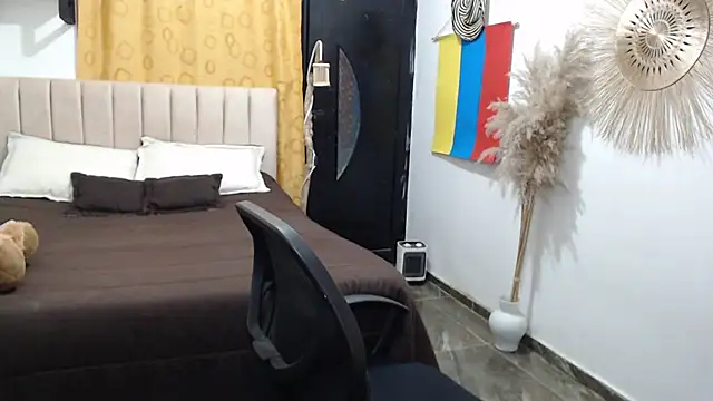Elio-cam online show from 07/28/26, 08:43