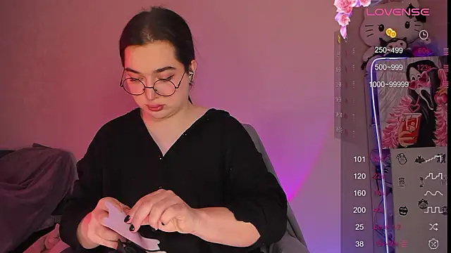 Snapshot of YsabellViveris chatting on 12/05/24, 12:44 YsabellViveris online show from 12/05/24, 12:44