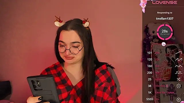 Snapshot of YsabellViveris chatting on 12/15/24, 09:35 YsabellViveris online show from 12/15/24, 09:35