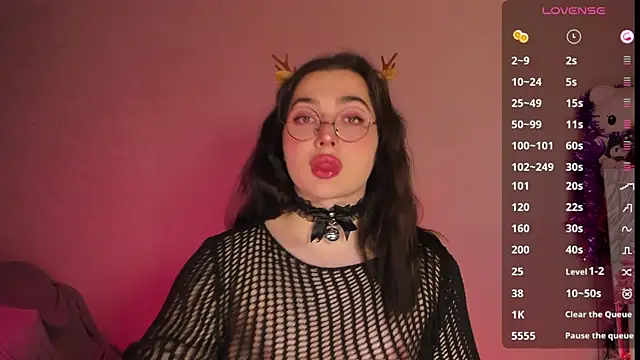 Snapshot of YsabellViveris chatting on 12/23/24, 05:28 YsabellViveris online show from 12/23/24, 05:28