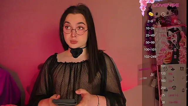 Snapshot of YsabellViveris chatting on 01/03/25, 02:51 YsabellViveris online show from 01/03/25, 02:51