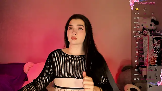 Snapshot of YsabellViveris chatting on 10/10/25, 01:43 YsabellViveris online show from 10/10/25, 01:43