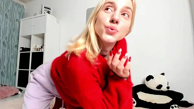 Snapshot of KenzieDawton chatting on 12/13/24, 04:54 KenzieDawton online show from 12/13/24, 04:54