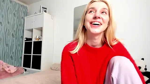 Snapshot of KenzieDawton chatting on 12/15/24, 05:13 KenzieDawton online show from 12/15/24, 05:13