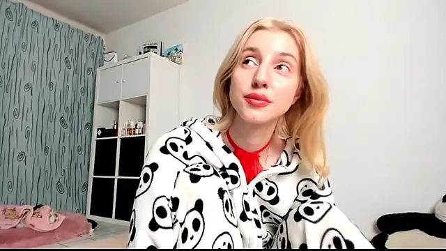 Snapshot of KenzieDawton chatting on 01/26/25, 05:13 KenzieDawton online show from 01/26/25, 05:13