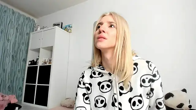 KenzieDawton online show from 10/24/25, 03:36