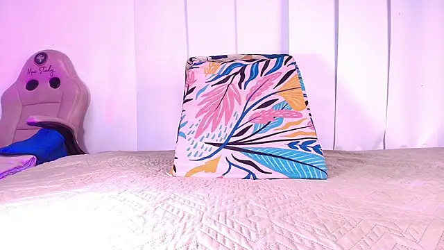 Snapshot of raven_lilith_ chatting on 10/26/25, 03:12 raven lilith online show from 10/26/25, 03:12