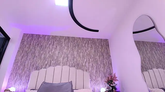 Snapshot of raven_lilith_ chatting on 11/29/25, 03:20 raven lilith online show from 11/29/25, 03:20