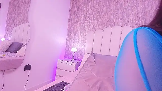 Snapshot of raven_lilith_ chatting on 02/14/26, 03:14 raven lilith online show from 02/14/26, 03:14