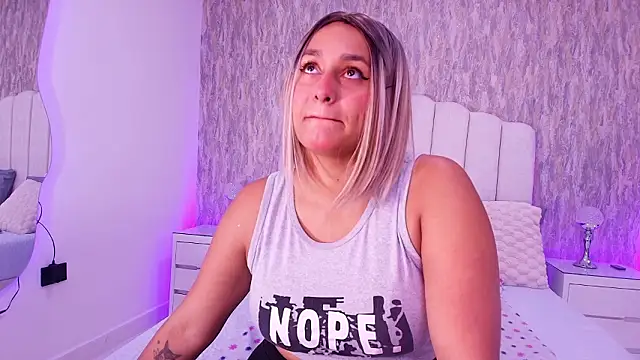 Snapshot of raven_lilith_ chatting on 03/05/26, 03:13 raven lilith online show from 03/05/26, 03:13