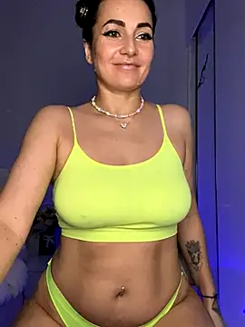 Snapshot of ImperialRice chatting on 10/21/25, 06:25 ImperialRice online show from 10/21/25, 06:25