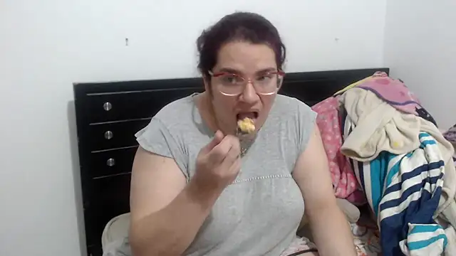 Snapshot of karlythoth@xh chatting on 03/07/25, 02:56 karlythothxh online show from 03/07/25, 02:56