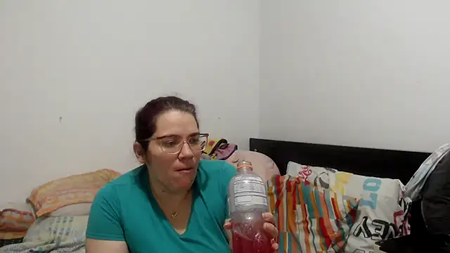 Snapshot of karlythoth@xh chatting on 03/21/25, 04:18 karlythothxh online show from 03/21/25, 04:18