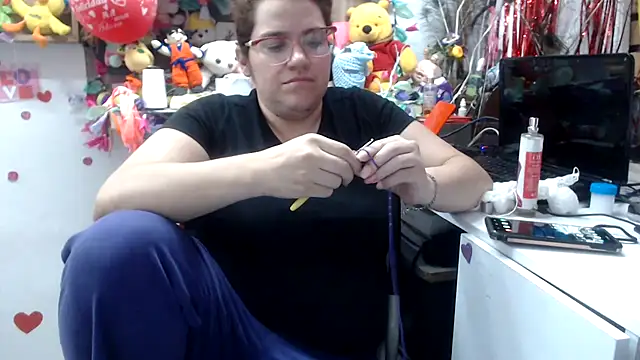 Snapshot of karlythoth@xh chatting on 09/12/25, 12:22 karlythothxh online show from 09/12/25, 12:22