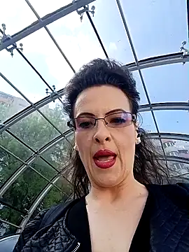 Snapshot of RebeccaNoble chatting on 04/25/26, 12:52 RebeccaNoble online show from 04/25/26, 12:52