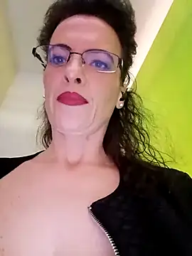 Snapshot of RebeccaNoble chatting on 04/25/26, 01:41 RebeccaNoble online show from 04/25/26, 01:41