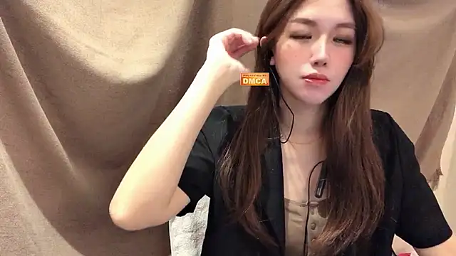 Snapshot of Tw_Zoella chatting on 12/13/24, 06:42 Tw Zoella online show from 12/13/24, 06:42