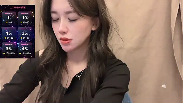 Snapshot of Tw_Zoella chatting on 01/30/25, 04:24 Tw Zoella online show from 01/30/25, 04:24