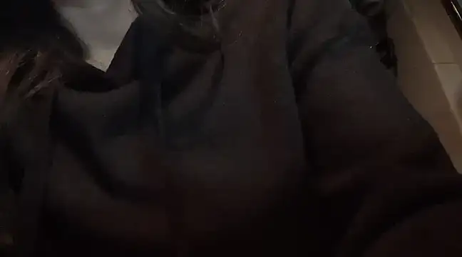 Snapshot of Tw_Zoella chatting on 02/04/25, 04:08 Tw Zoella online show from 02/04/25, 04:08