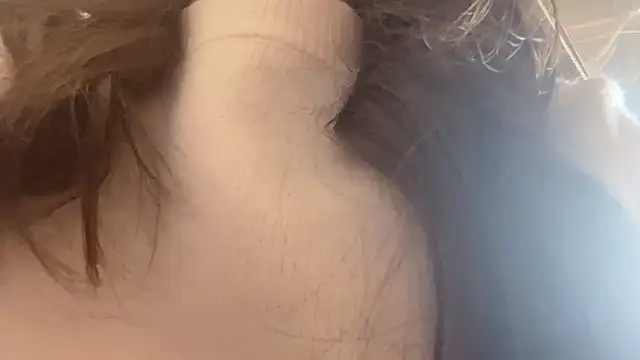 Snapshot of Tw_Zoella chatting on 02/11/25, 05:26 Tw Zoella online show from 02/11/25, 05:26