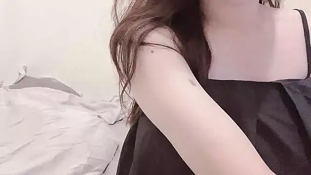 Snapshot of Tw_Zoella chatting on 09/22/25, 07:21 Tw Zoella online show from 09/22/25, 07:21