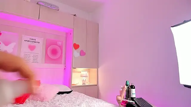 SophiaaStone online show from 02/21/25, 11:55