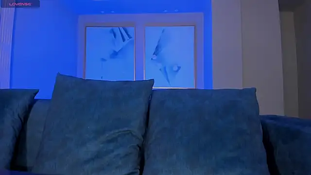 Snapshot of LindseyCox chatting on 12/16/24, 12:37 LindseyCox online show from 12/16/24, 12:37