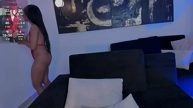 Snapshot of LindseyCox chatting on 12/18/24, 11:19 LindseyCox online show from 12/18/24, 11:19