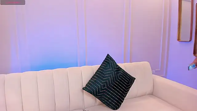 Snapshot of LindseyCox chatting on 02/13/25, 08:55 LindseyCox online show from 02/13/25, 08:55