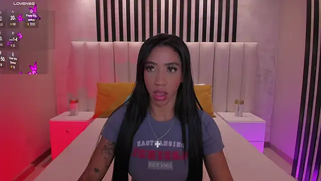 Snapshot of LindseyCox chatting on 11/08/25, 04:34 LindseyCox online show from 11/08/25, 04:34