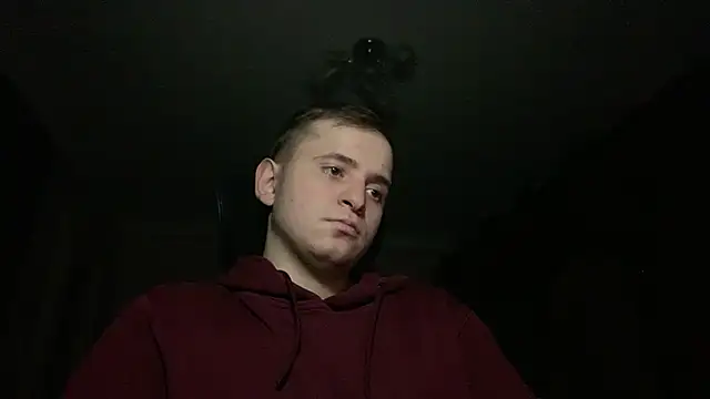 Snapshot of sweaticeboy chatting on 12/06/24, 07:23 sweaticeboy online show from 12/06/24, 07:23