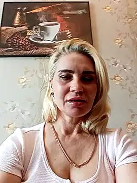 Snapshot of JennyOMay chatting on 05/06/26, 03:13 JennyOMay online show from 05/06/26, 03:13