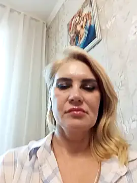 Snapshot of JennyOMay chatting on 06/18/26, 03:18 JennyOMay online show from 06/18/26, 03:18