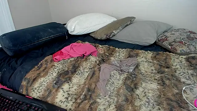 Snapshot of Lourdesnoir@xh chatting on 09/18/25, 02:57 Lourdesnoirxh online show from 09/18/25, 02:57