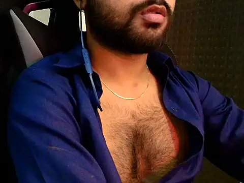 Snapshot of SHENOY3 chatting on 05/17/26, 05:20 SHENOY3 online show from 05/17/26, 05:20