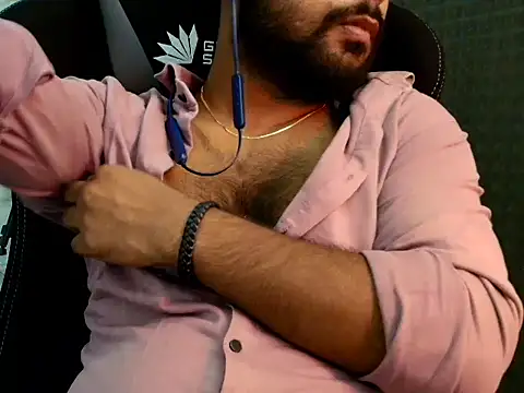 Snapshot of SHENOY3 chatting on 05/20/26, 06:58 SHENOY3 online show from 05/20/26, 06:58