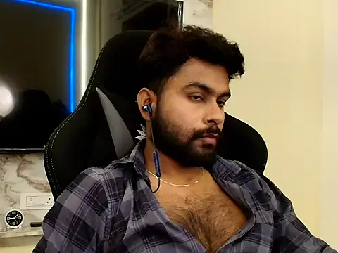 Snapshot of SHENOY3 chatting on 06/05/26, 03:40 SHENOY3 online show from 06/05/26, 03:40