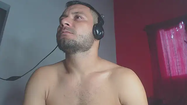 Snapshot of body_x29 chatting on 12/27/24, 11:28 body x29 online show from 12/27/24, 11:28