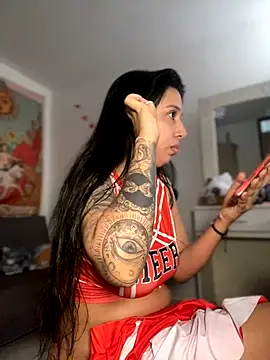 kiaraglam2 online show from 10/28/25, 02:20