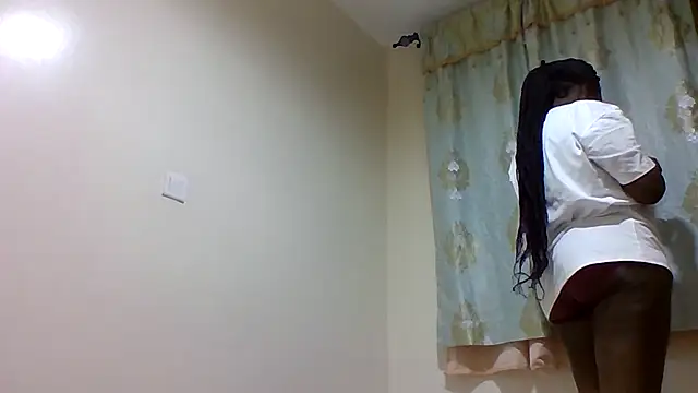 Snapshot of sweetelle09 chatting on 06/20/26, 04:54 sweetelle09 online show from 06/20/26, 04:54