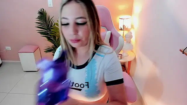 HannaMiller 1 online show from 12/22/24, 05:21