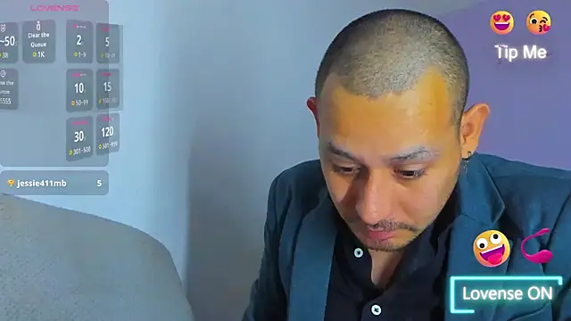 Snapshot of jhonyalzate2 chatting on 12/07/24, 05:04 jhonyalzate2 online show from 12/07/24, 05:04