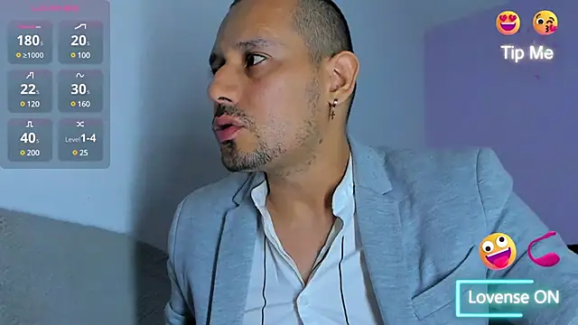 Snapshot of jhonyalzate2 chatting on 12/08/24, 04:04 jhonyalzate2 online show from 12/08/24, 04:04