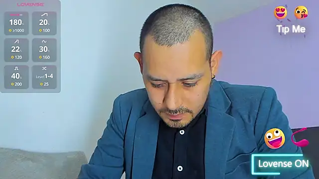 Snapshot of jhonyalzate2 chatting on 12/13/24, 02:21 jhonyalzate2 online show from 12/13/24, 02:21